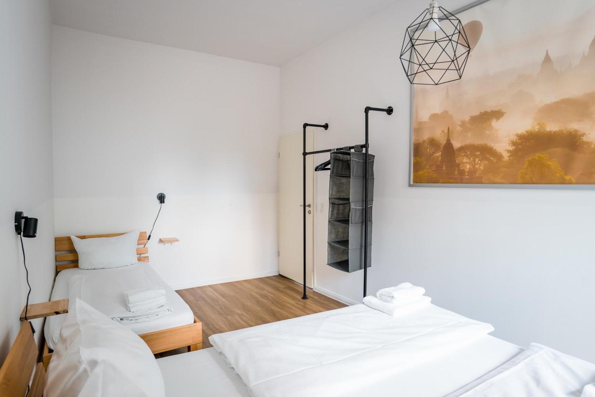 Three Bedroom Big Kitchen Selfcheckin Street Parking Appartement Berlin